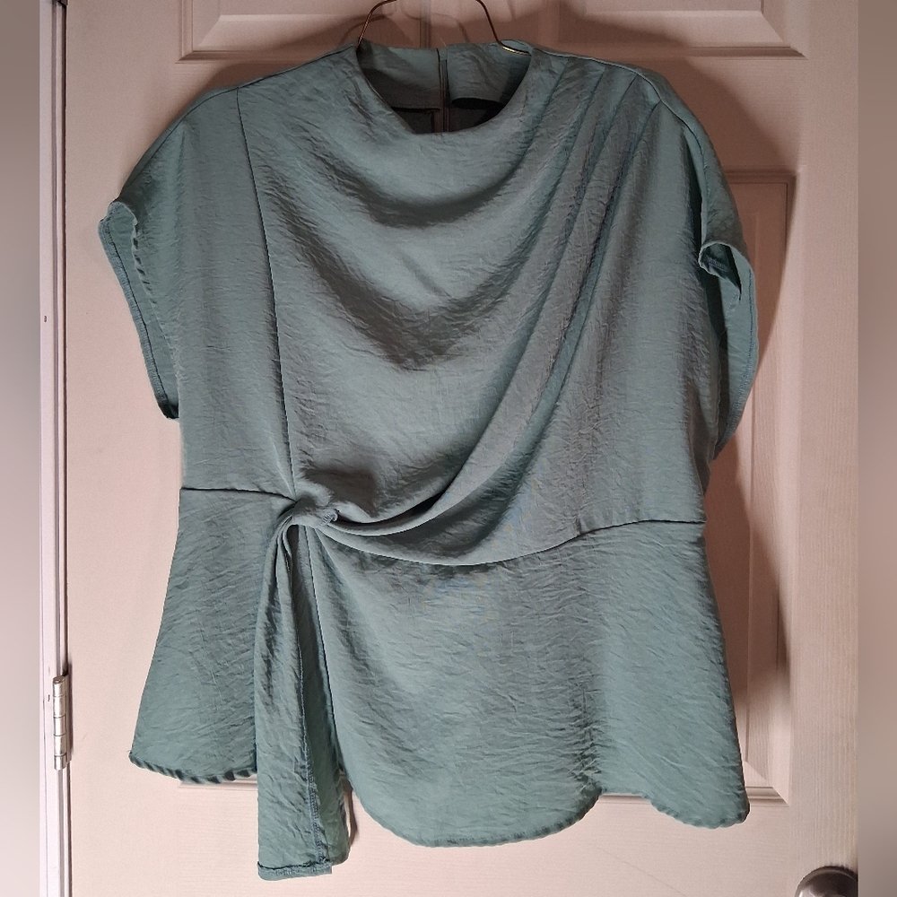High Neck Elegant Sleeveless Blouse